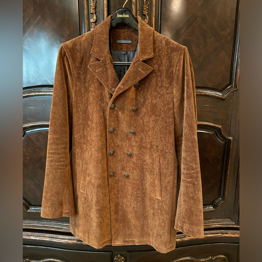 Surround yourself with stylish JV jacket who wants quality and a great look.